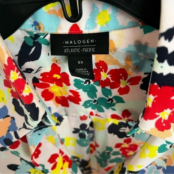 HALOGEN BUTTON BLOUSE SIZE XS - Picture 2 of 3